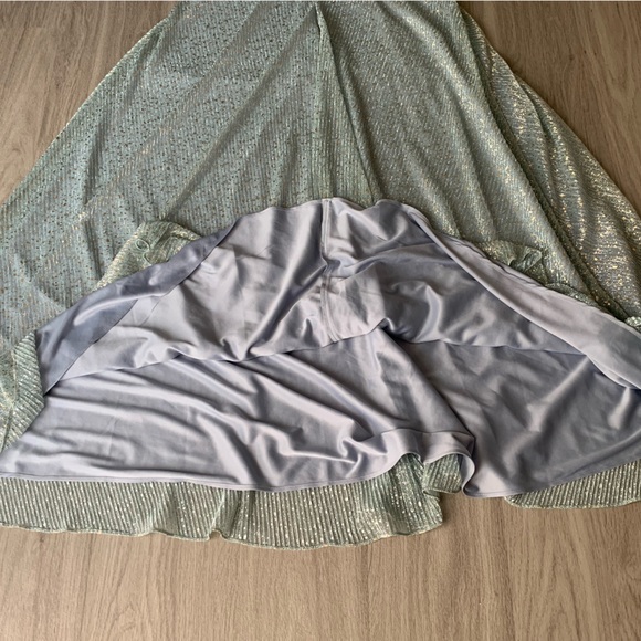 NWT AQUA Foil Fleck Crinkle Mesh Gown Exclusive Maxi Dress Size 4 - Picture 11 of 12